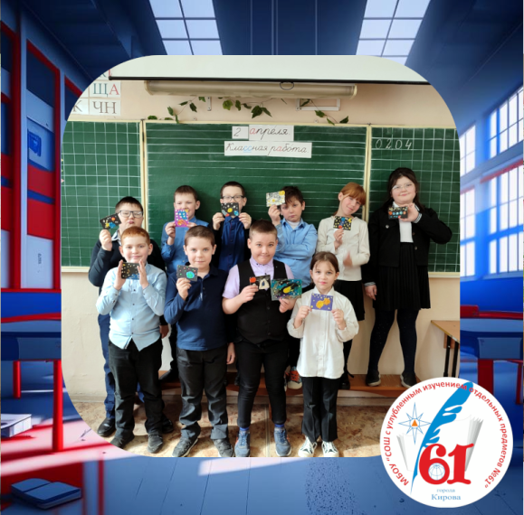 Выставка рисунков в начальной школе ко Дню космонавтики.